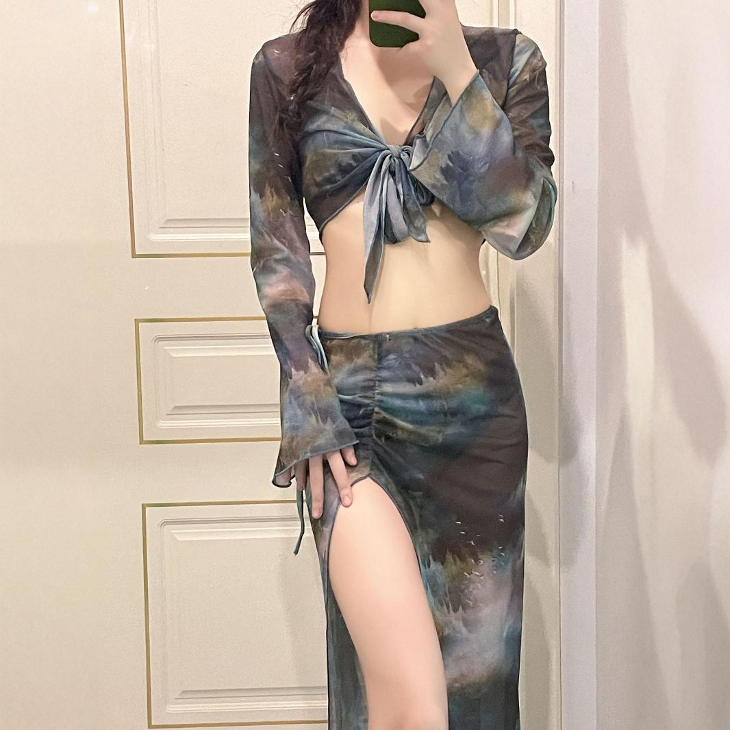 2024 New Two-Piece Swimsuit Women Senior Bikini Four-Piece Set Pure Desire Net Red Sexy Thin Breast Summer Hot Spring details Picture