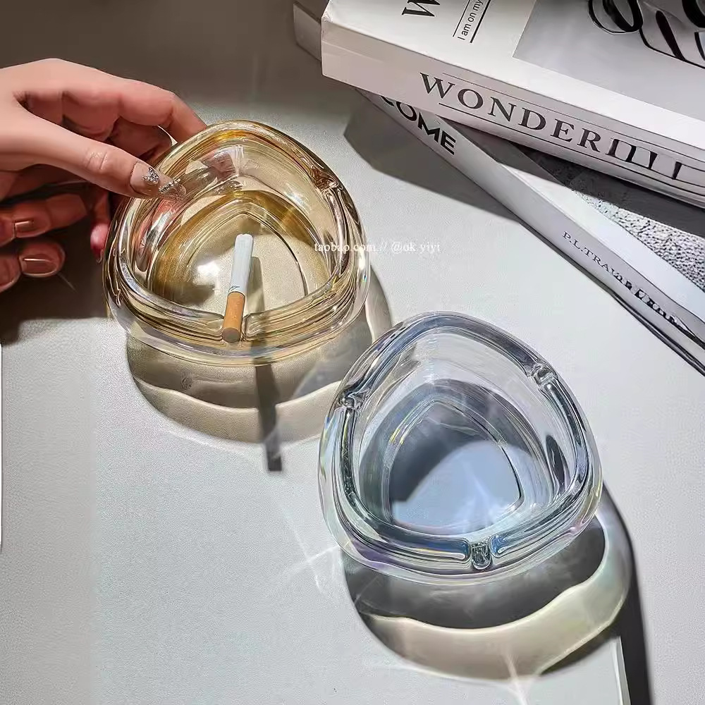 Modern and simple crystal glass windproof fly ash ashtray for merchants to use in living rooms, offices, Nordic hotels and restaurants