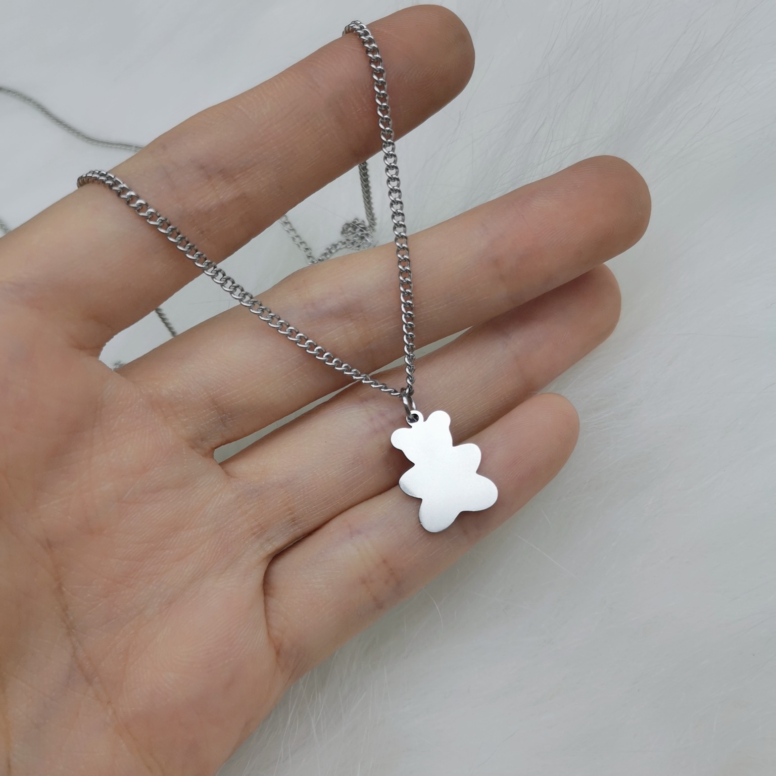 Clearance Wholesale Children Adult Necklace Simple Thin Chain Random Stainless Steel Love Pendant Chain Men's And Women's Accessories Application Scenario