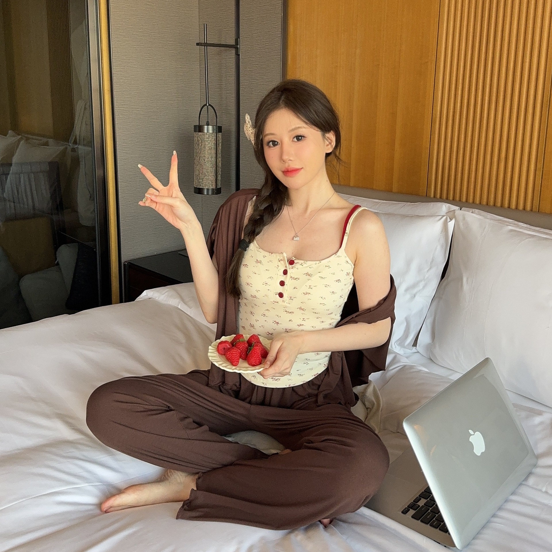 睡衣女长袖韩版/蚕丝睡衣/冰丝睡衣/纯棉女式套装/法兰绒家居服拉链白底实物图