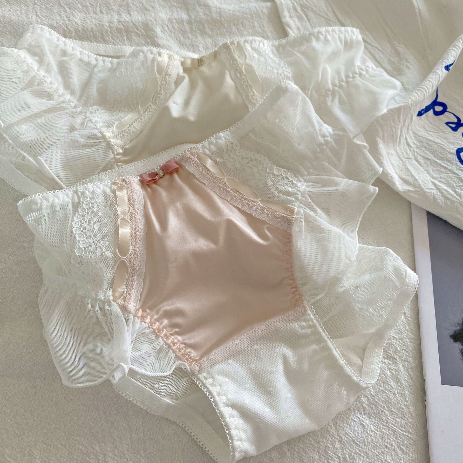 女士三角裤实物图