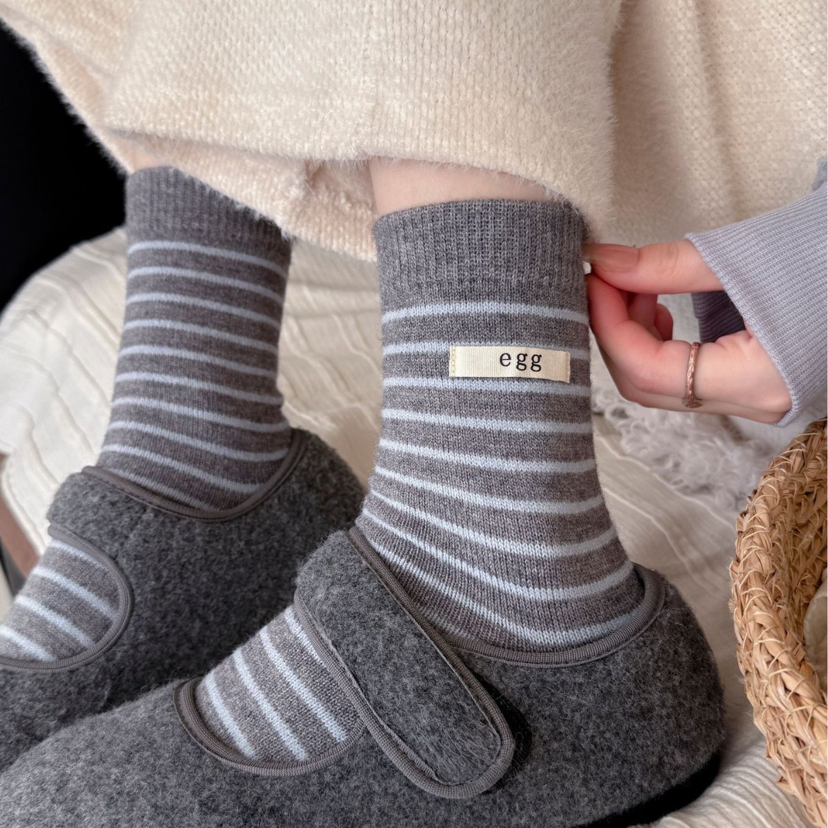 One-piece consignment of gray and blue wool socks, women's mid-calf socks, thickened and warm for autumn and winter, ins Korean version and Xiaohongshu same style cotton socks Application Scenario