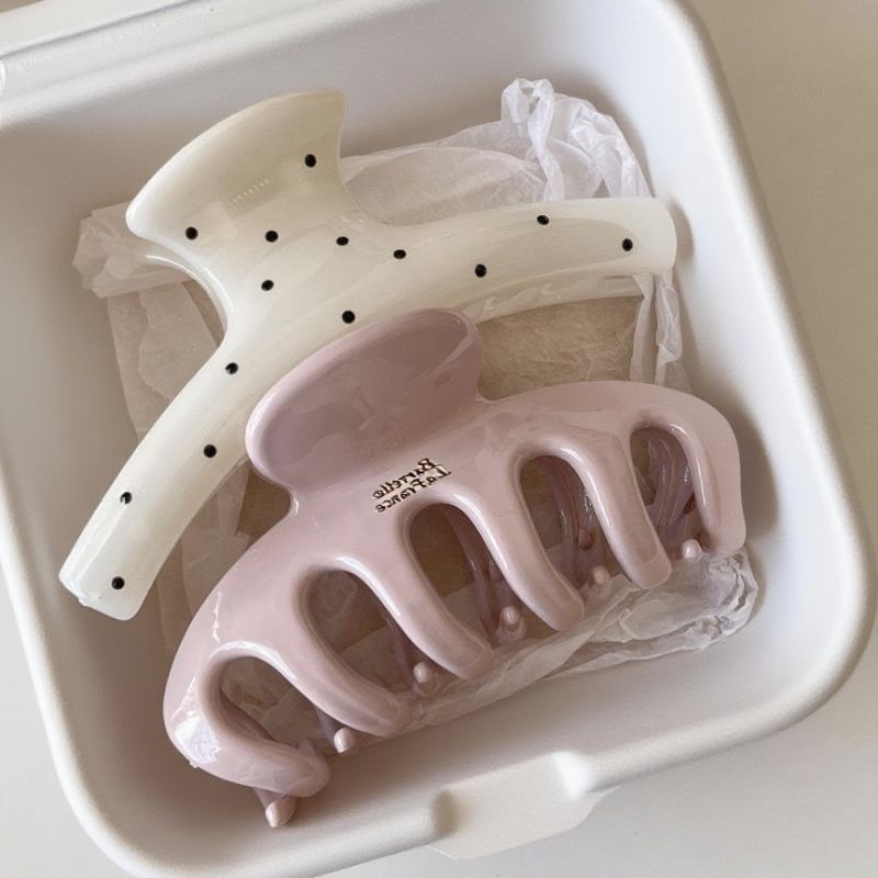 A simple and elegant polka dot clipper for women's large back head, a high-end shark clip, and a laid-back style hair clip headwear Specification image