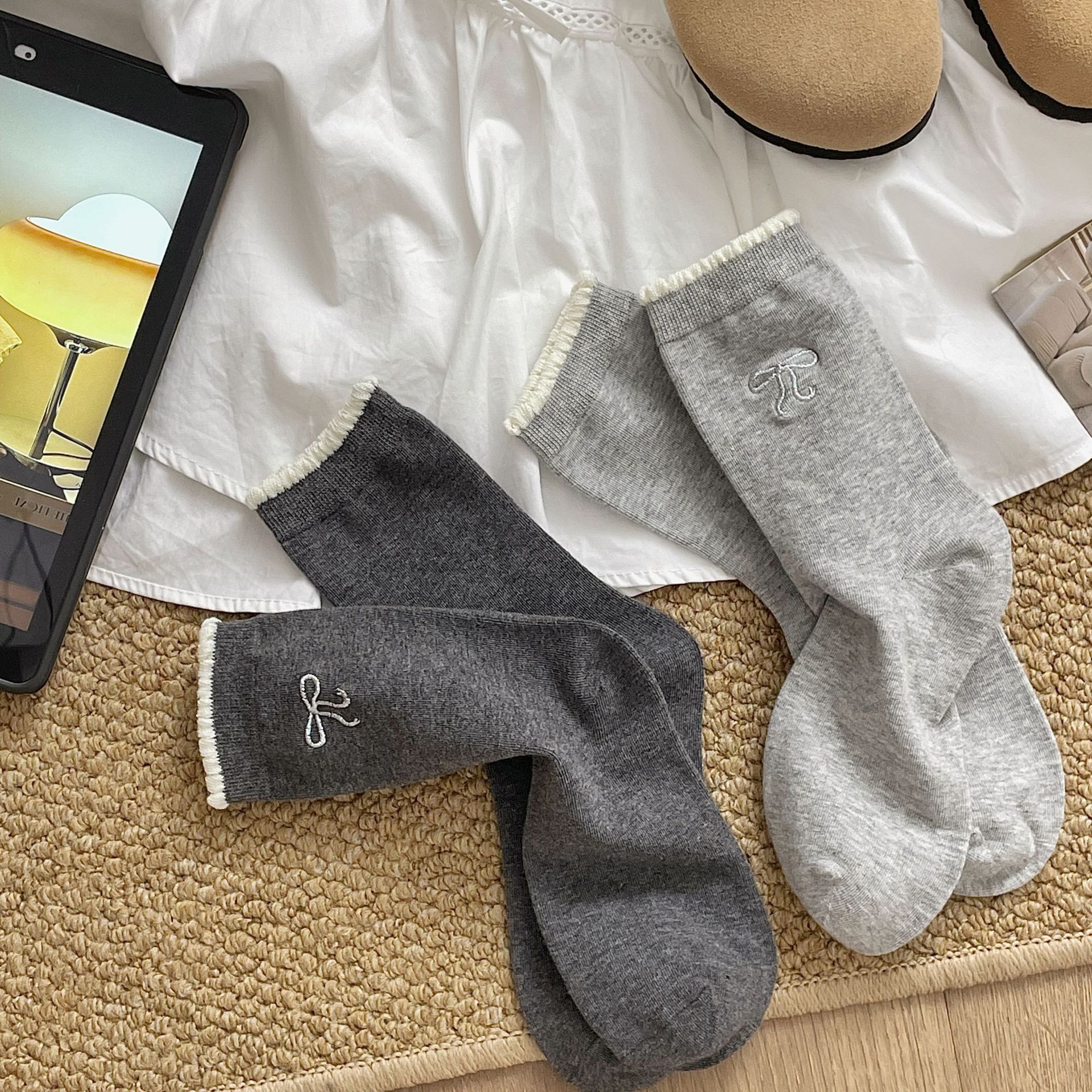 One-piece consignment of socks from the street stall: ballet-style lace embroidery bow socks, combed cotton Japanese-style miu style white mid-calf socks, grey pile socks pic 33