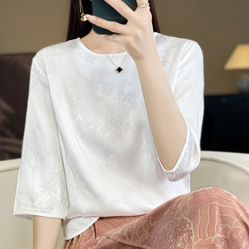 Satin Chinese-style new Chinese style 2025 Spring/Summer women's round-neck short dark-jacquard large-sized short-sleeved T-shirt top with versatile style details Picture