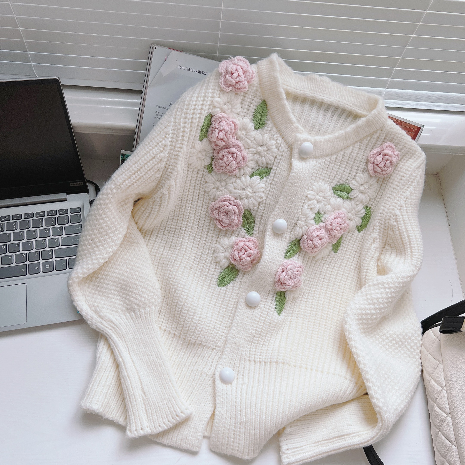 Heavy Industry embroidered cardigan sweater coat for women's early autumn 2022 new style petite loose round-neck long-sleeved knitted sweater details Picture