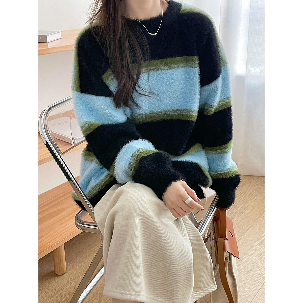 橘芷/温柔氛围感上/2023女秋产品图