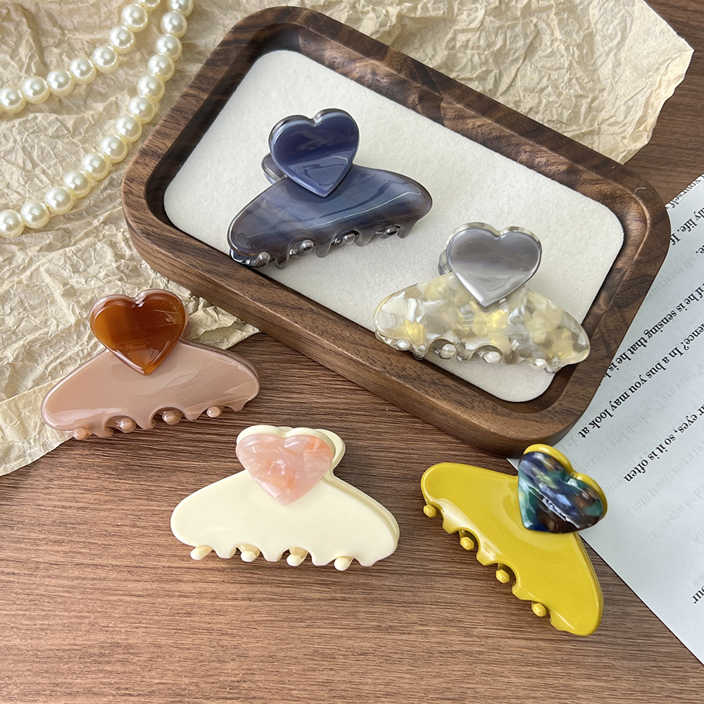 Korean acetate clip, French elegant heart-shaped hair clip, high-end and elegant bangs clip, headwear, semi-tied hair clip