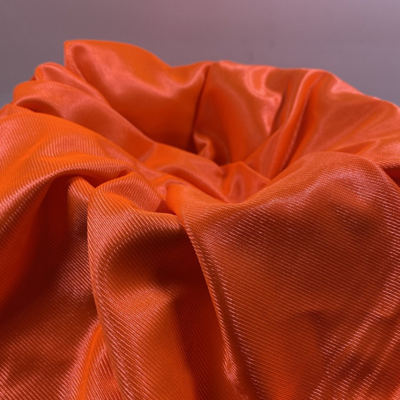 有光平布全涤经编丝光布低弹平布条纹亮光包边布服装玩具手袋面料产品图