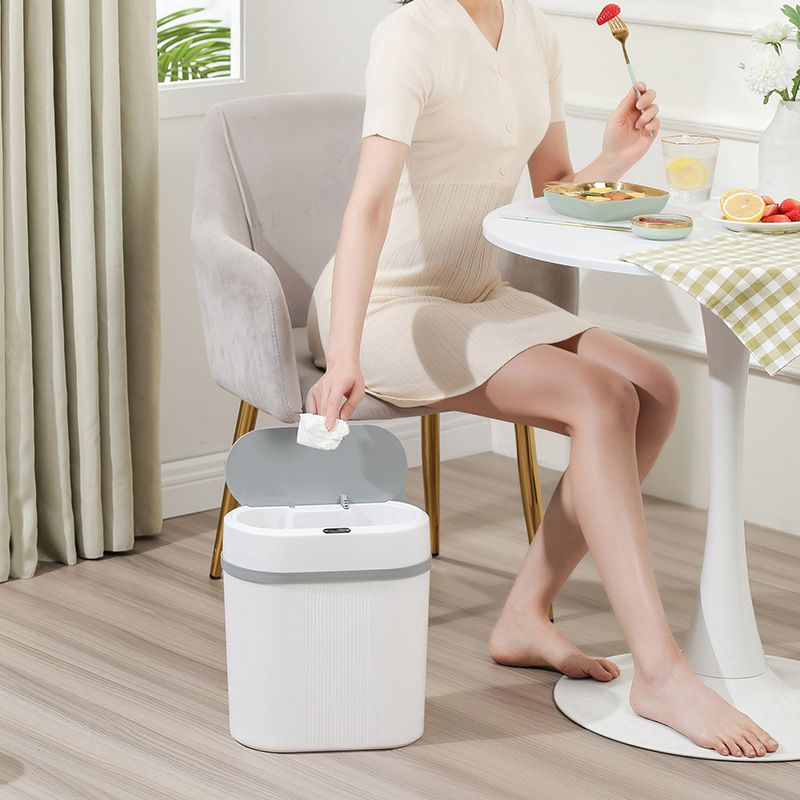 Nordic smart trash can household simple automatic induction living room bedroom bathroom sewing with cover manufacturers wholesale Application Scenario