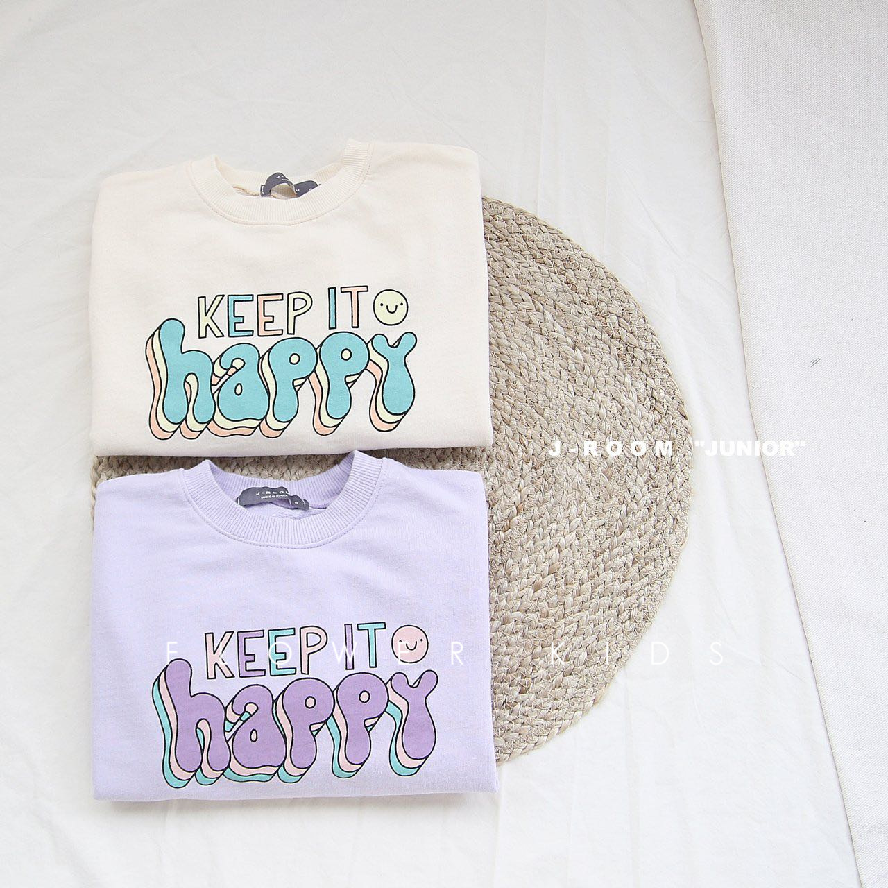 Korean children's clothing 2022 Spring and Autumn new collection: Children's graffiti letter loose cotton versatile hoodie base layer, long-sleeved trendy Application Scenario