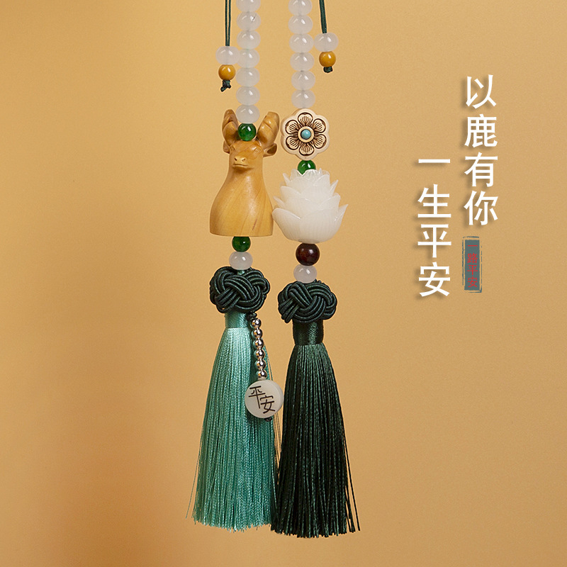 Car pendants, high-end rear boxwood sight glass ornaments, Bodhi Root handcrafted creative pendants, Chinese trend Application Scenario