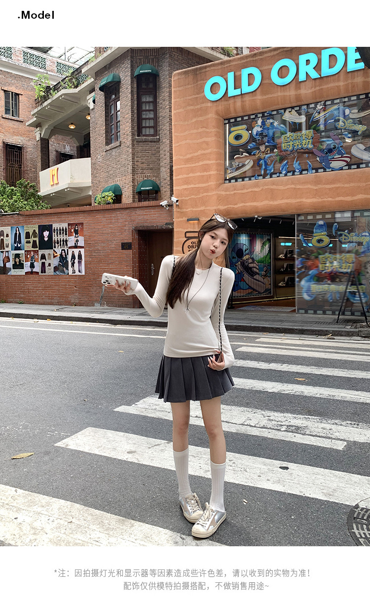 A new long-sleeved T-shirt with a Korean-style oat round neck for the autumn of 2026. Pair it with a base layer to create a slimming and laid-back look for women pic 22