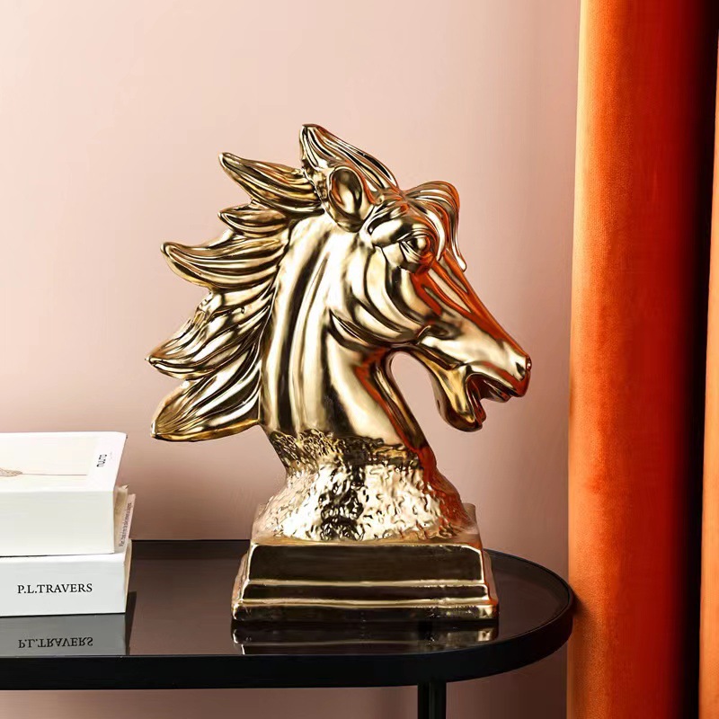 Golden horse head handicrafts, light luxury European-style electroplated gold ceramic handicrafts, zodiac horse home model room, living room and entrance hall creative ornaments Specification image
