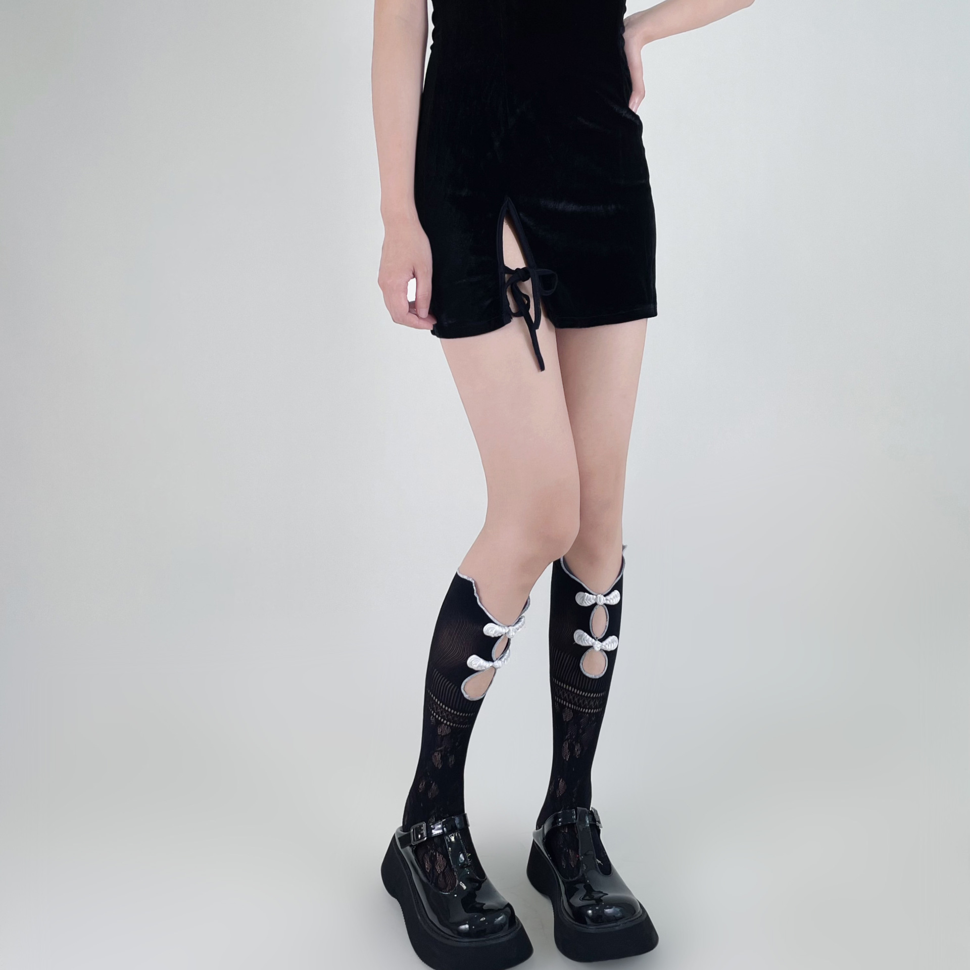 New Chinese style, sweet and cool, dark girl, national trend, pipa, button-up, hollowed-out black fungus edge, fishing net socks, calf socks Application Scenario
