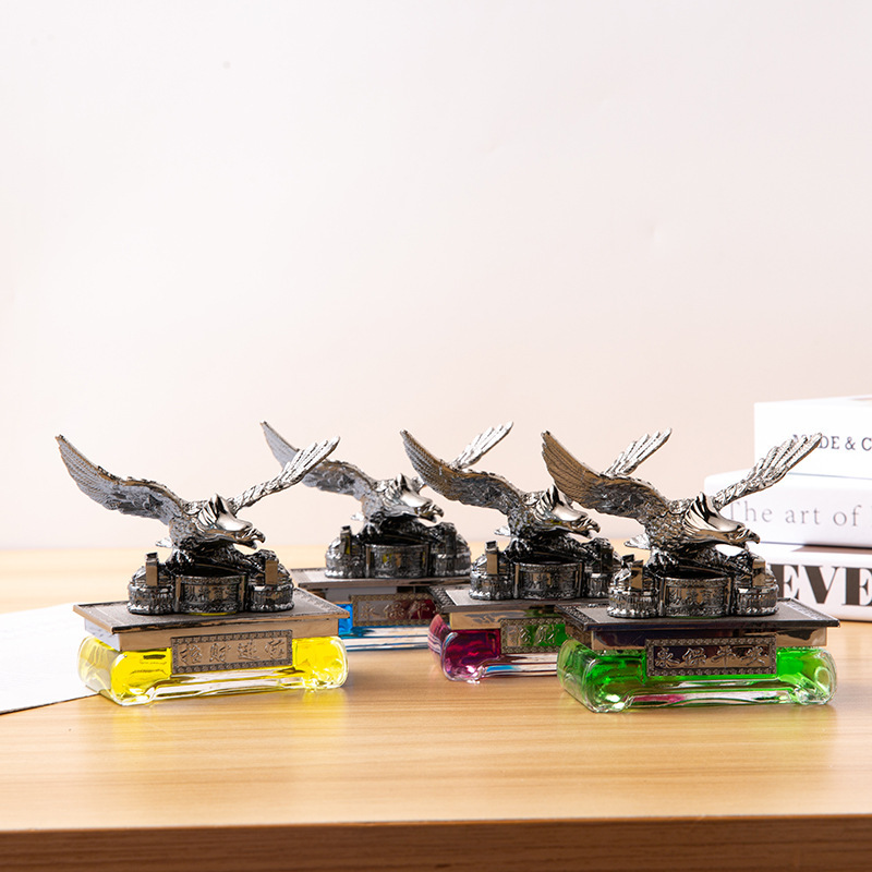 The Eagle car perfume stand is set to achieve great success. It is a car decoration item with antique copper aromatherapy and car interior decoration