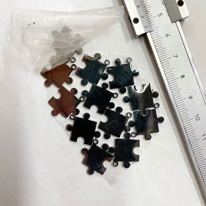 Stainless steel blank smooth surface jigsaw puzzle diy accessory, Korean-style couple pendant, lover's jewelry necklace, versatile and simple details Picture