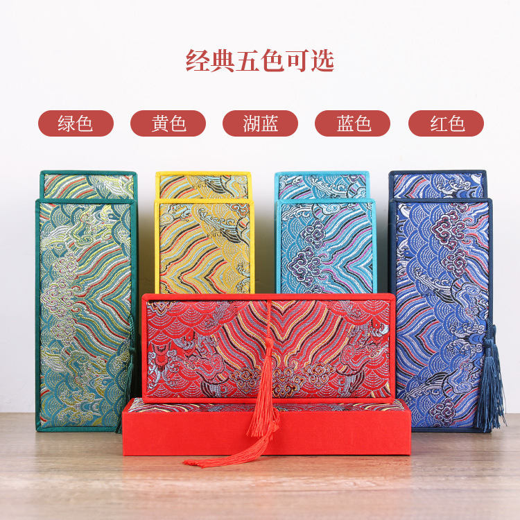 New retro brocade comb box, ancient-style tassel gift box, wooden comb and ox horn comb storage box, embroidered craft box Specification drawing