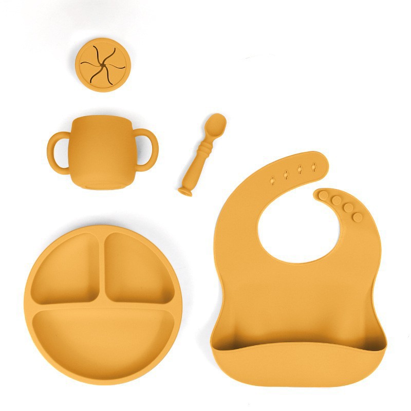 Children's silicone dinner plates, bibs, baby food bowls, straw cups, and silicone tableware sets for mothers and infants Application Scenario
