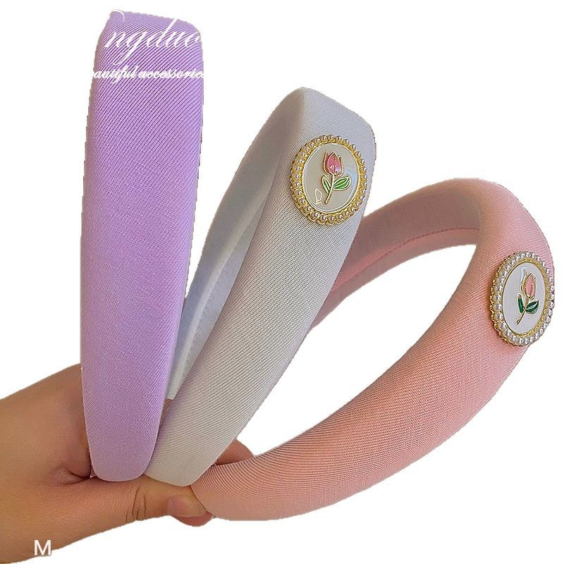 برنامج جديد في عام 2025، مزود بشريحة شعر عالية ذات حافة عالية، وذات حافة عالية من الطوق، وشريحة شعر زرقاء، وشريحة شعر مميزة Item Picture
