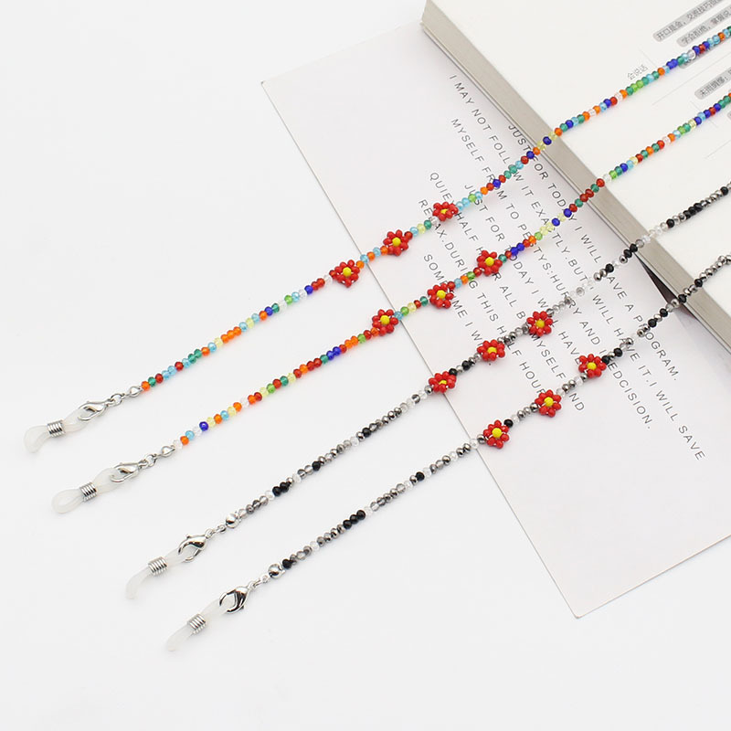 Wholesale chains, Bohemian eyeglass chains, women's colorful crystal beaded necklaces, mask and eyeglass anti-loss lanyards Application Scenario