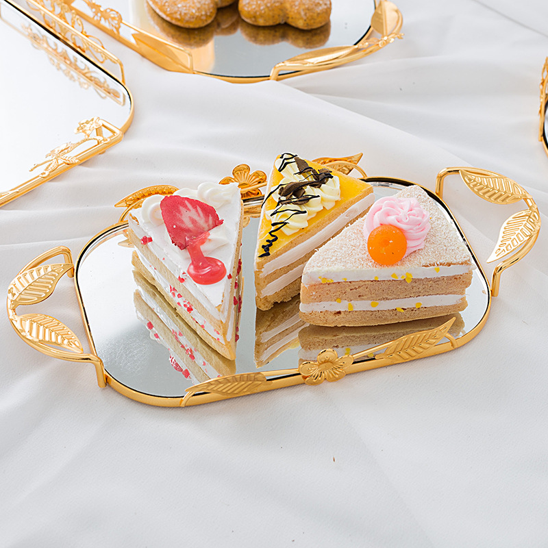 European-style light luxury oval-shaped pastry and fruit plate, metal ironwork mirror candy tray, photo display, jewelry storage details Picture