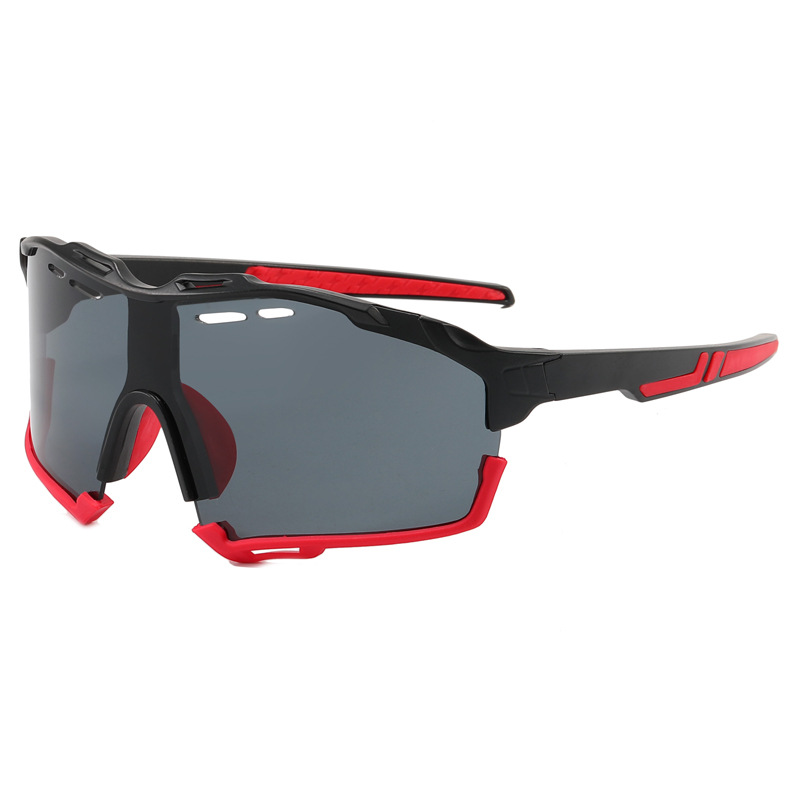 Wholesale of new cross-border outdoor sports sunglasses, men's and women's cycling sunglasses, and European and American fashionable and colorful cycling glasses Application Scenario