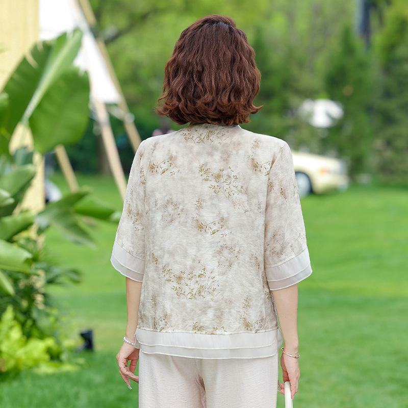 Middle-aged women's summer wear, new Chinese-style button-up, elegant and noble traditional Chinese style small shirt, middle-aged and elderly style floral print top Specification image