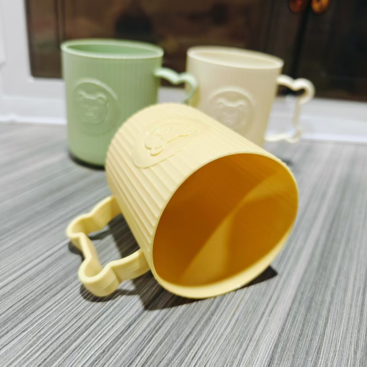 【 Zone 2-6 】8259 cups 240 yuan per case, 8259 cups, cute bear cups, Nordic cups, Toothbrushing cups, drinking cups, bulk cups, 2 yuan for wholesale Specification image