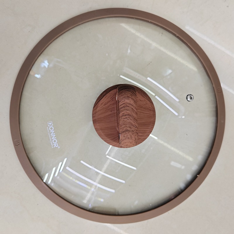 New wood-grain handle frying and stir-frying pan, tourmaline smokeless stir-frying pan, non-stick pan, universal thickened double-bottom health pot Application Scenario