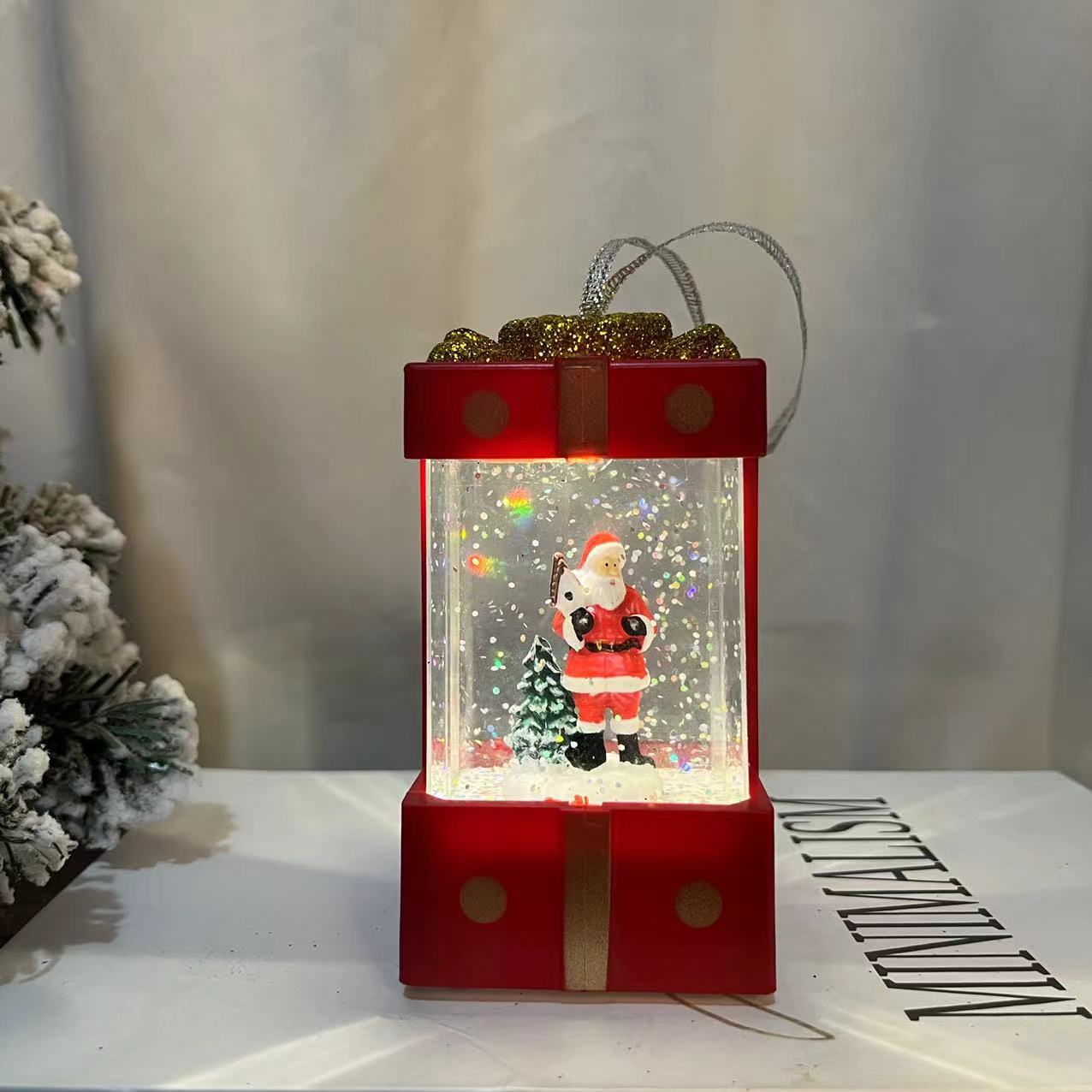 Christmas New Christmas Gift Gift Decoration Crystal Gift Box Waterflood Light Crystal Light Small Oil Lamp Application Scenario