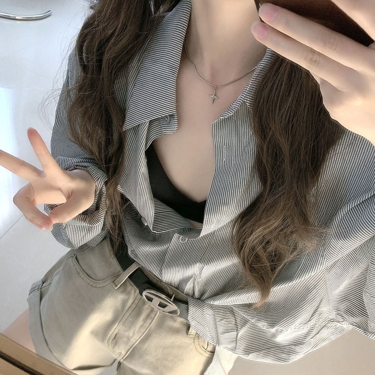 Little Star Pendant Titanium Steel Necklace Female Personality Sweet Cool Style Simple Silver Snake Bone Chain Cross Chain Does Not Fade Application Scenario