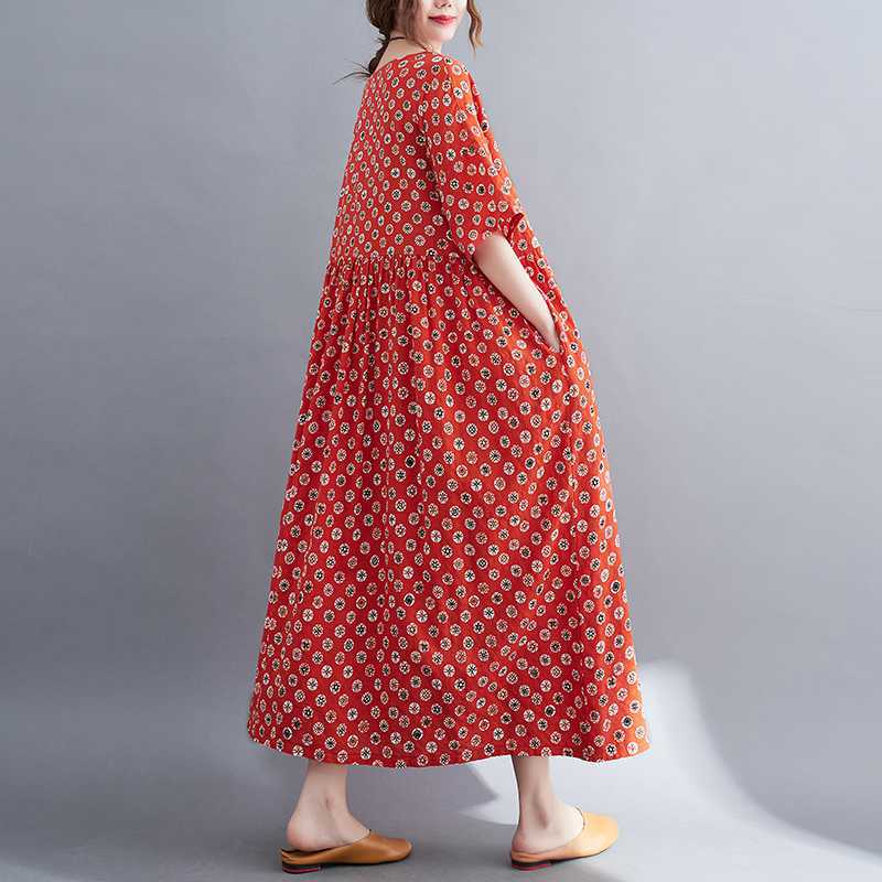 Simple and fashionable 2023 summer new dress, artistic, retro, loose, plus-size red short-sleeved loose long dress for women Application Scenario