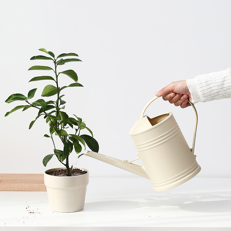 Garden Watering Kettle Garden Watering Pot Household Watering Kettle Long Mouth Watering Pot Pot Pot Watering Pot Watering Pot Watering Utensil Application Scenario