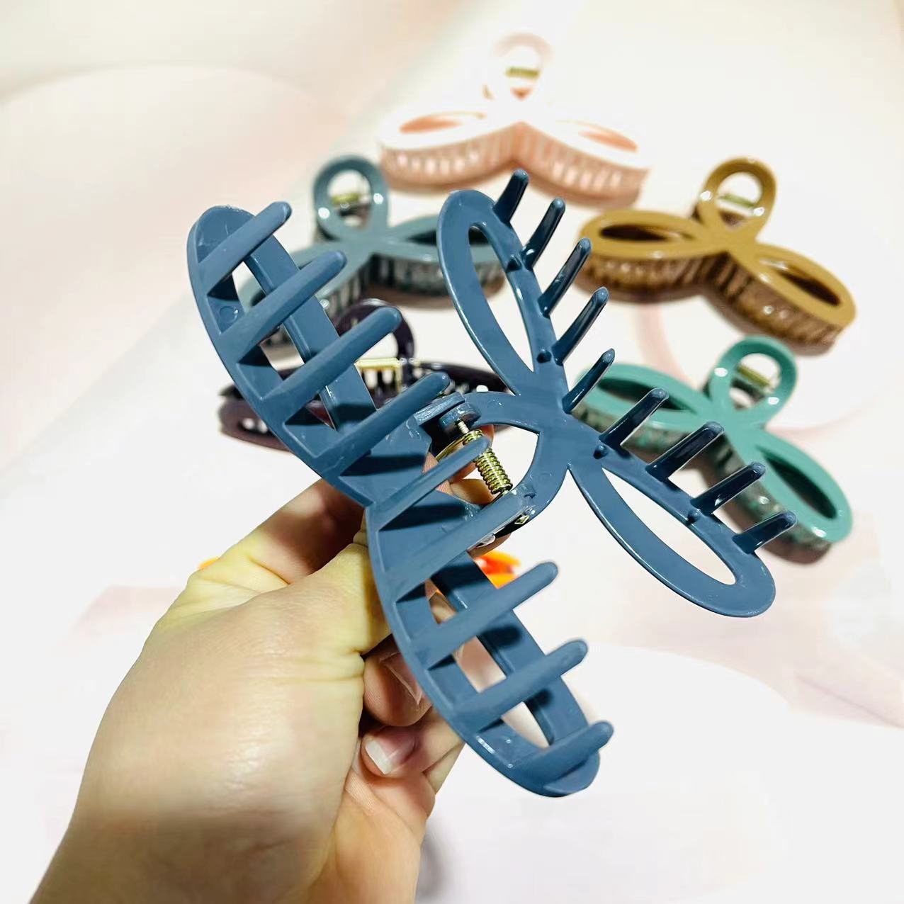 Glasses gripper 12/ pack 1200/ box, fashionable hair gripper, plastic gripper, colored hair gripper, straight gripper, popular hair gripper 1 yuan supply Specification image