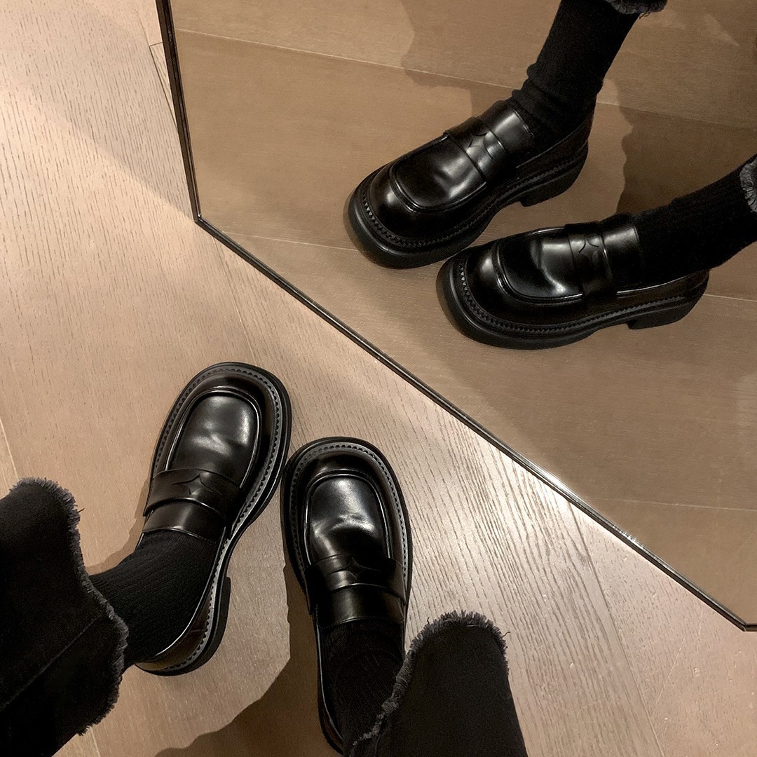 女式休闲单鞋实物图