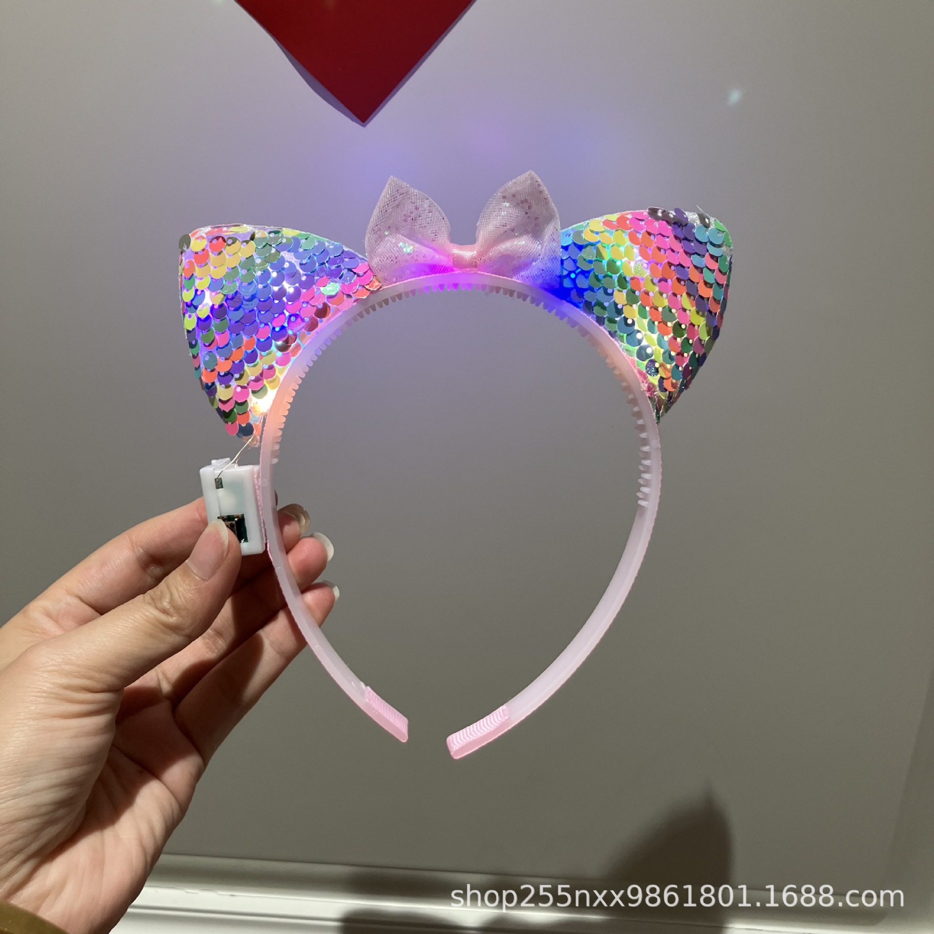 Children's light mickey headband Light cat ear hairpin party scenic spot flash headband night market stall lot Application Scenario