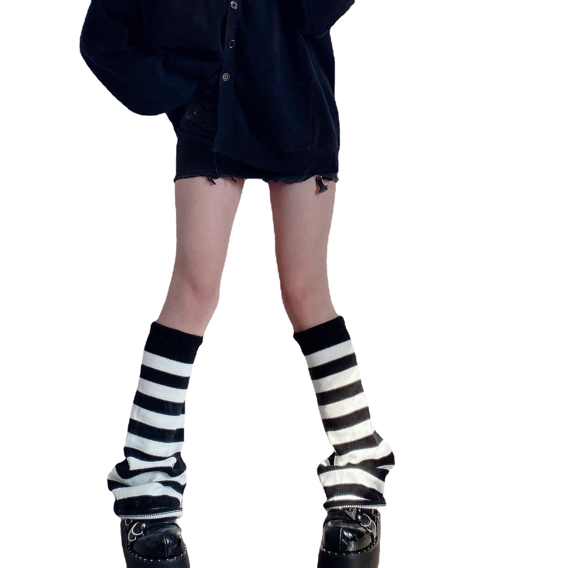 Autumn and winter retro American-style black and white striped warm woolen loose wide-leg sock, Harajuku style jk hot girl leg cover Item Picture