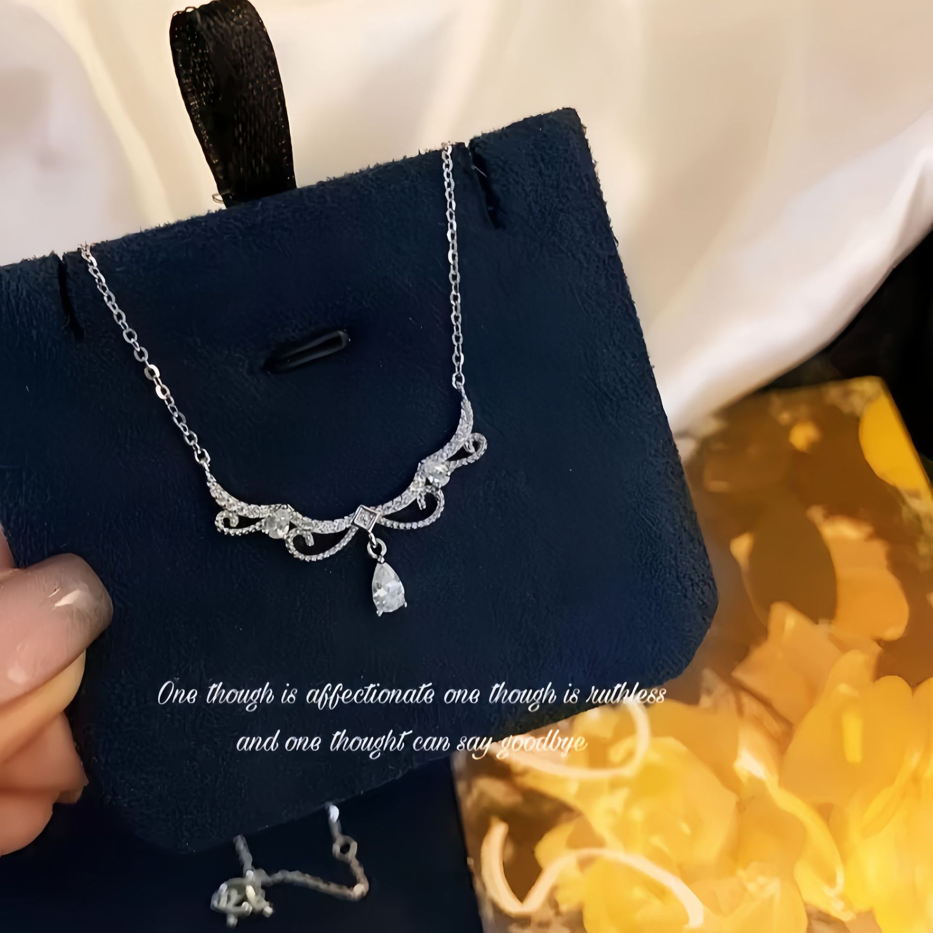 银贝S925纯银梦幻流苏水滴项链女轻奢小众设计感百搭新款流苏吊坠详情4