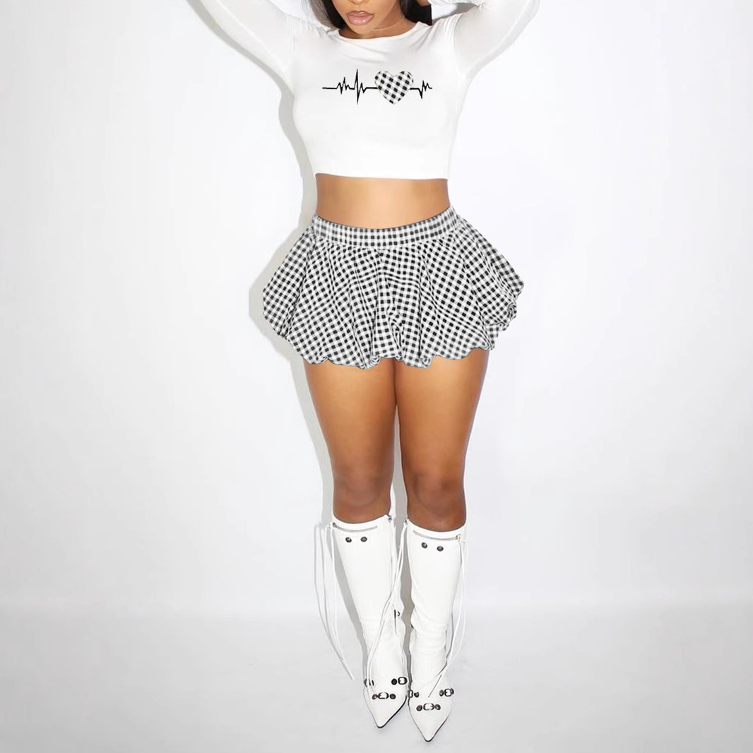 A two-piece set of fashionable and casual mini checkered flower bud skirts from Europe and America full figure