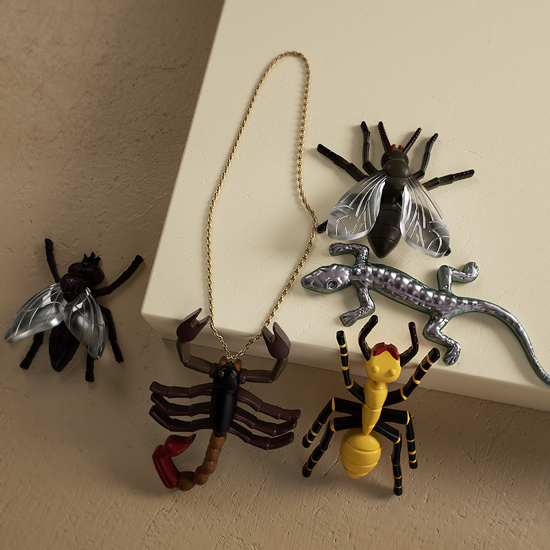 diy silicone mold for lizard, ant, spider, scorpion, centipede, cockroach, flying ant, fly, keychain Specification image
