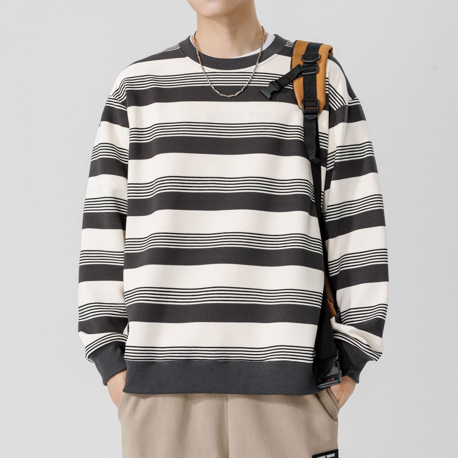 Round-neck striped sweatshirt men's autumn and winter new loose trendy brand men's top couple coat Application Scenario