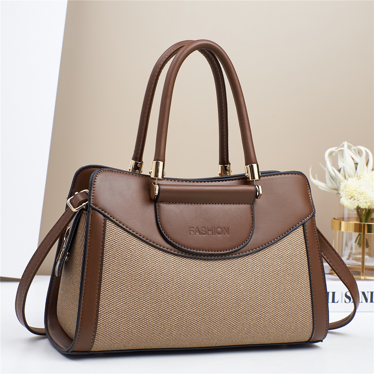 Simple Mini New Foreign Trade 2024 New One-Shoulder Ladies Atmospheric Ladies Handbag Summer Application Scenario