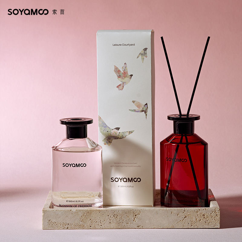 Osmanthus fragrance-free scented candles, traditional Chinese festival gifts and souvenirs, Longjing fragrances, home and office deodorizing decorative items, scented candles Application Scenario