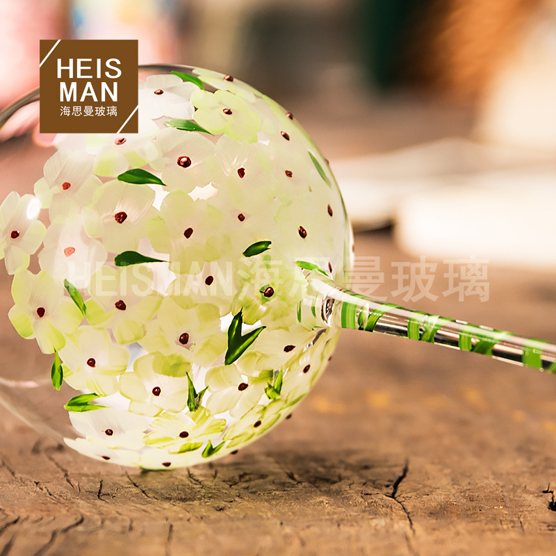 Creative retro hand-painted high-footed glass cups, painted crystal red wine glasses, colorful wine glasses and foreign wine glasses as gifts Application Scenario