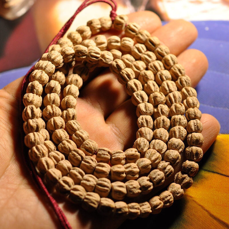 108 pieces of passion seed Bodhi beads, heat-vibrated passion and cypress seeds, original seeds, original skins, no smoothing patterns, Buddhist prayer beads Application Scenario