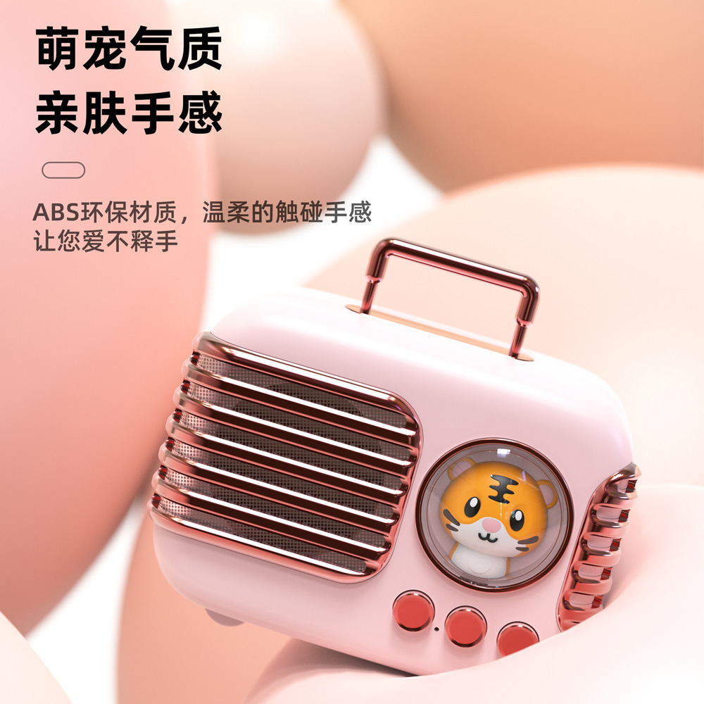 DW09 Bluetooth speaker Mini carry-on suitcase, cute pet little speaker, creative cartoon cute new style, foreign trade foreign trade Application Scenario