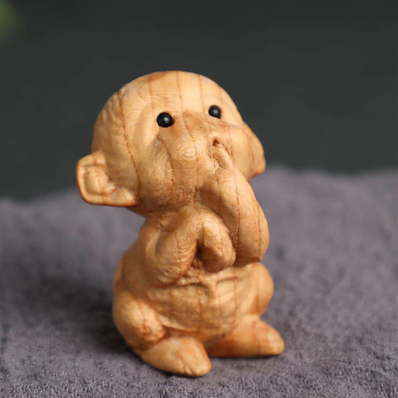 桃木雕刻十二生肖木雕摆件手把件木质工艺品办公室书桌家居装饰产品图