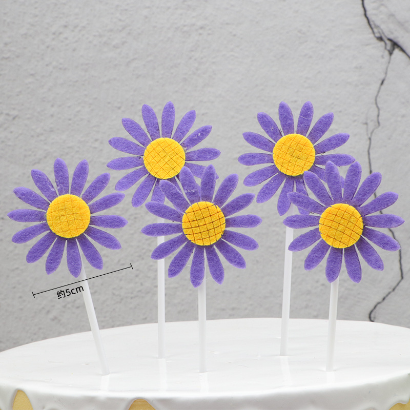 Wholesale Sunflower Cake Decoration Card Sunflower Creative Birthday Cake Stick Dessert Table Plug-In 5 Pieces Application Scenario
