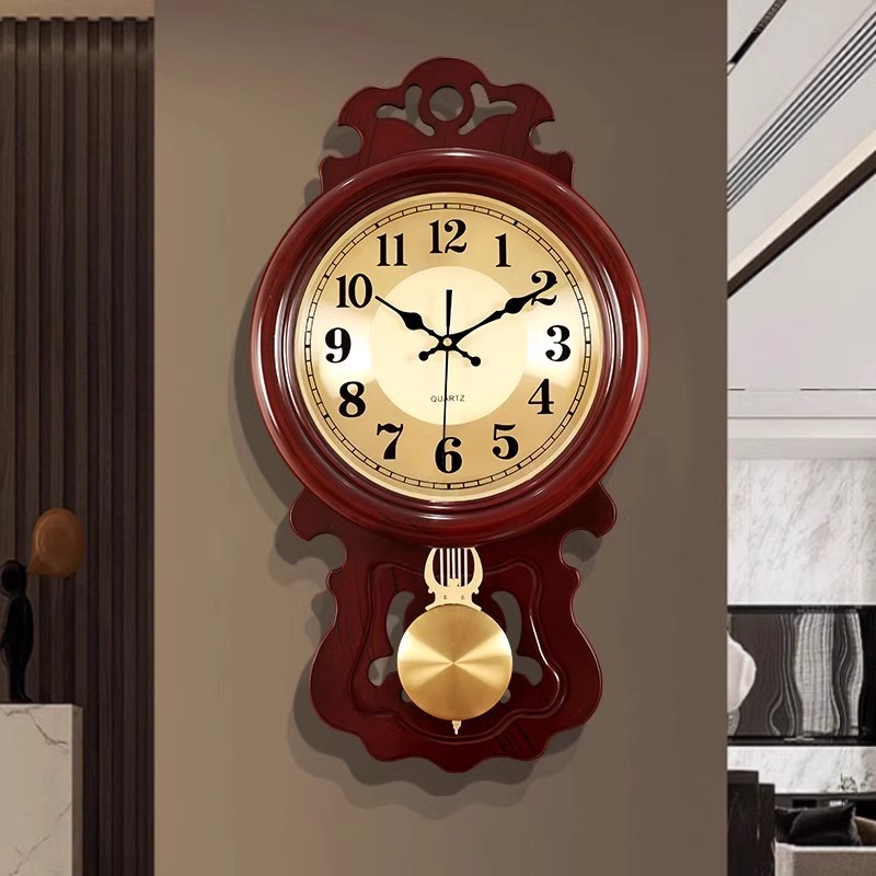 国潮新中式轻奢挂钟客厅家用时尚静音复古挂墙面时钟中国风摇摆木钟表